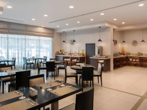 Holiday Inn Express Dubai - Safa Park, an IHG Hotel