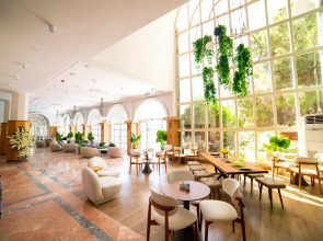 Rose Garden Premium Hotel