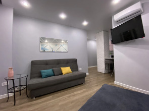 Апартаменты Central Bay Studios Near the Station 1