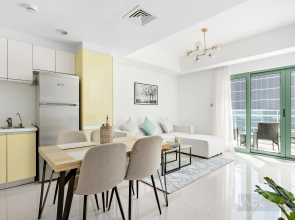 WelHome - Charming Apartment in City of Light close to Beach, Apartments