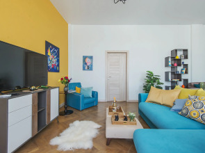 Квартира GM Apartments в легендарном Доме на Набережной