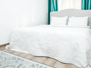 3-bedroom on Internatsyonal'naya Street 15 Center Apartments