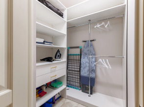 Апартаменты AURA с панорамными окнами и видом на горы