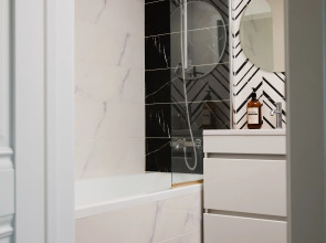 Апартаменты Luma White #2 в центре города с красивым видом на балконе