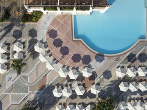 Отель Creta Maris