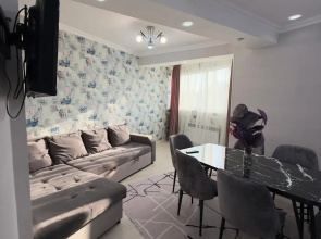 2 na Prospekte Kunaeva 7 Apartments
