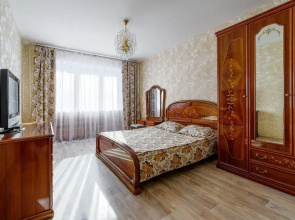 Na Ulitse Revolyutsii 1905 Goda 66 Apartments