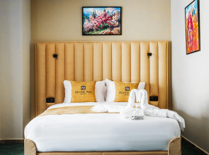 Отель River Inn