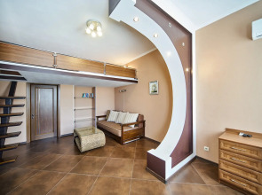 Двухуровневые апартаменты у моря на Античном