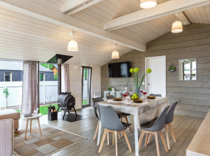 Uyutny dom s pechyyu-kaminom Private house