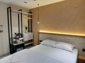 Отель 21 Rooms Hotel