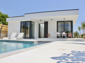 Sunny Garden Villa