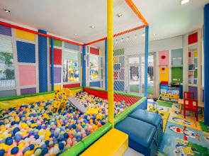 Отель Heeton Concept Pattaya by Compass Hospitality