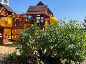 Трехкомнатная Просторная Квартира на 6 гостей у ТЦ Планета и Аквапарка