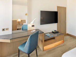 Курортный отель JA The Resort - JA Beach hotel