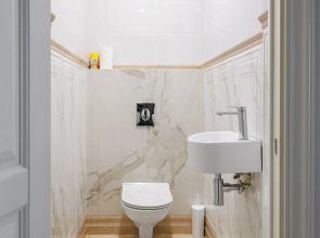 Апартаменты AURA с панорамными окнами и видом на горы