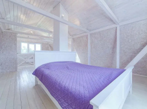 V uyutnom ugolke prirody Private house