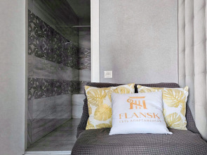 Апартаменты ФлаНск на Крылова 5