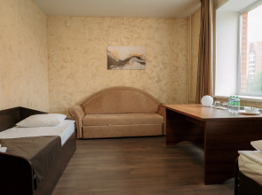 Отель Корона