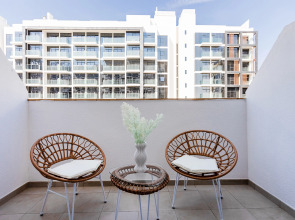 Апартаменты Modern studio in Azizi Riviera