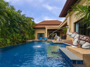 RAAS 3br, Private Pool|Naiharn Beach Villa