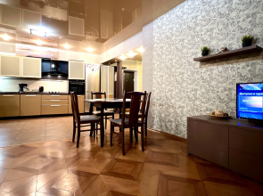 Квартира 3-комнатная Видовая Yarapartments на Набережной