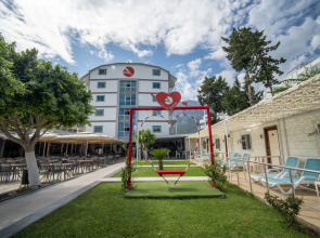 Отель Armas Beach