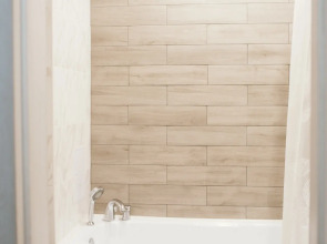 Апартаменты с Видом на Город и Парк в Спальном Районе