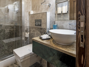 Отель Perapolis