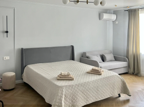 V Tsentre Goroda Sukhum Apartments