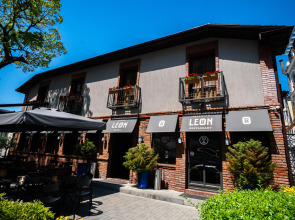 Отель Leon Boutique Hotel 4