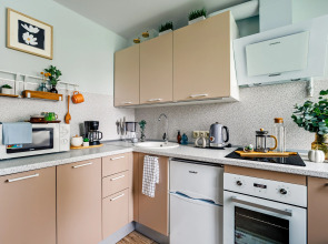 Апартаменты Butyrsky Cozy with Terrace, Parking and King-size Bed