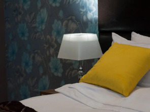 Отель Square Inn