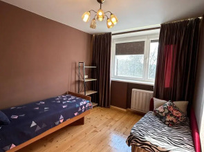 Квартира Уютная трехкомнатная на сутки у метро Могилевская, ООО Все рядом