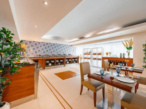 Golden Sands Hotel Apartments