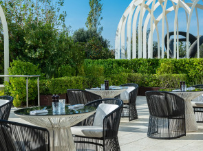 Отель Baku Marriott Hotel Boulevard