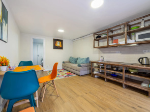 Квартира в эко стиле с собственным двориком для отдыха