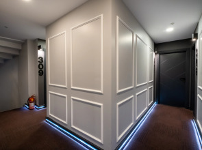 Отель The Queen Hotel