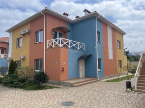 Апартаменты с бассейном и рядом с морем