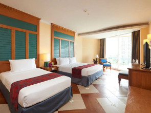 Отель Long Beach Garden Hotel & Pavilions