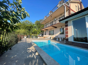 V Sochi Dacha Guest house