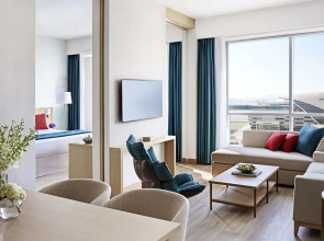 Отель Dubai Avani Ibn Battuta Hotel