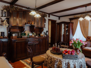 Lyuks V dome kuptsa Kalugina s vidom na Volgu Apartments