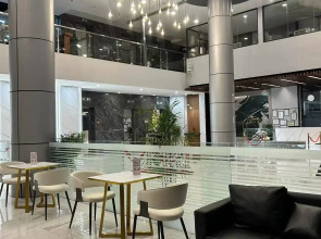 Skyport Hotel