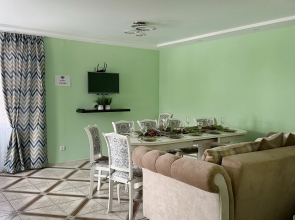 Dvukhetazhny s Saunoy Private House