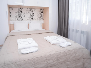 Апартаменты Red Apartments Арт Лайт Сити Апартамент Рафаэль
