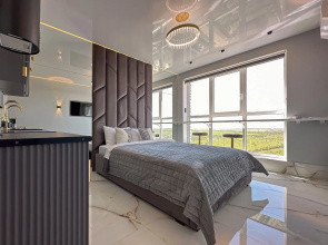 Izyashchnyye apartamenty v ZhK Novyy Svet