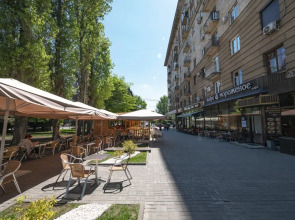 Квартира Роскошная двухкомнатная квартира в сталинке с видом на Аллею Героев