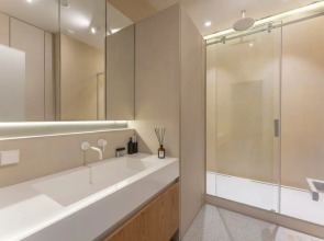 Уютная студия с видом на башни