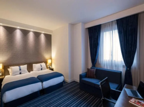 FEZ INN Hotel